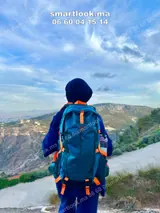 Sac CAMEL 40L porté en randonnée en montagne - photo réelle
