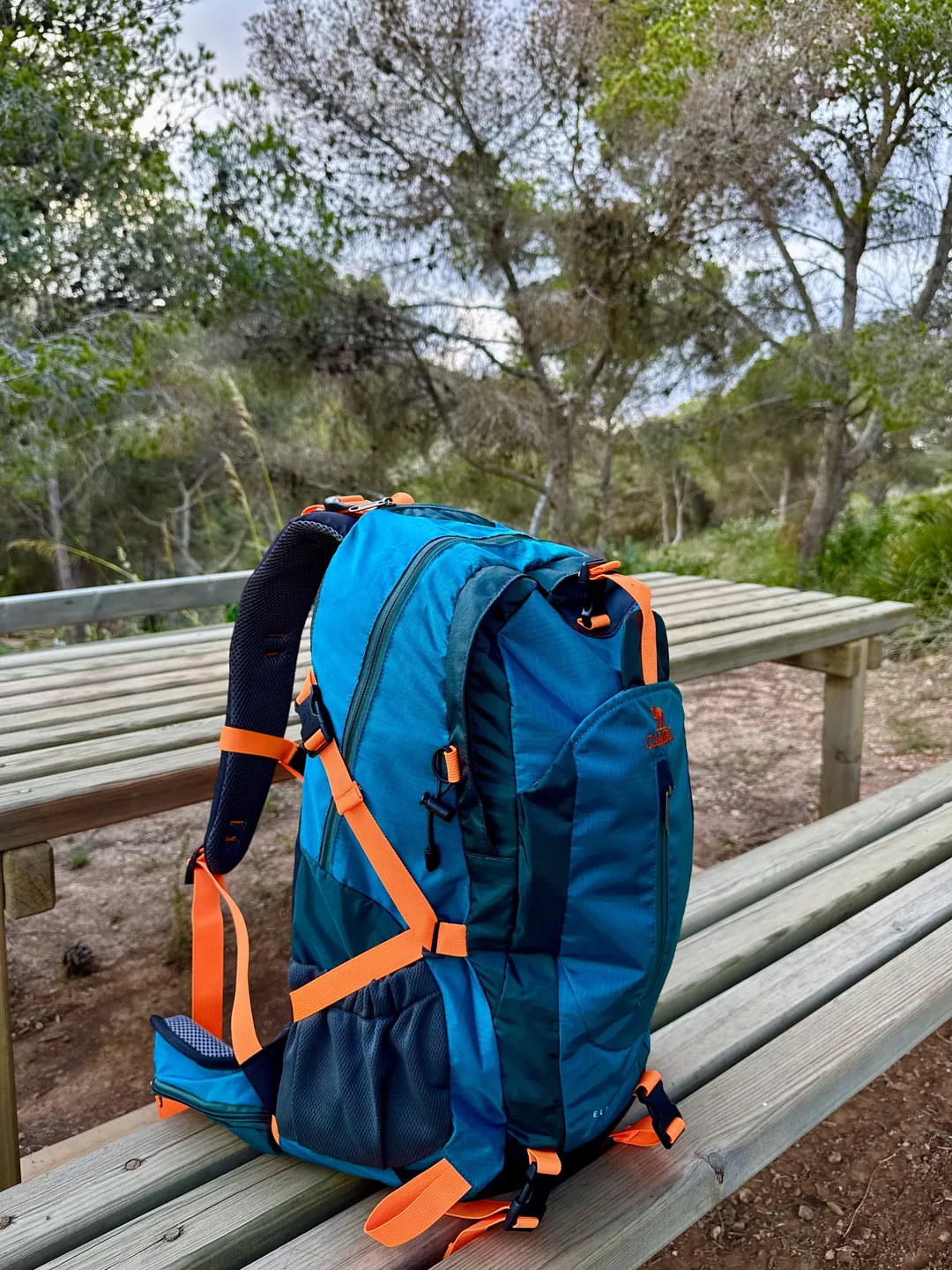 Sac CAMEL 40L pendant une balade — photo réelle