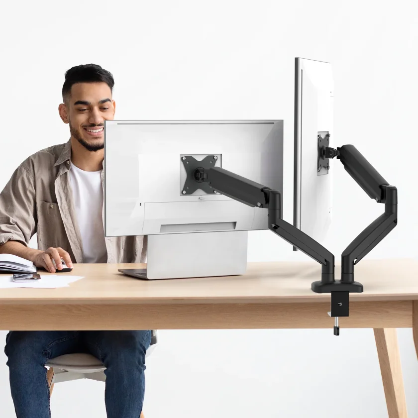 Deux écrans installés sur le support double ergonomique SmartLook
